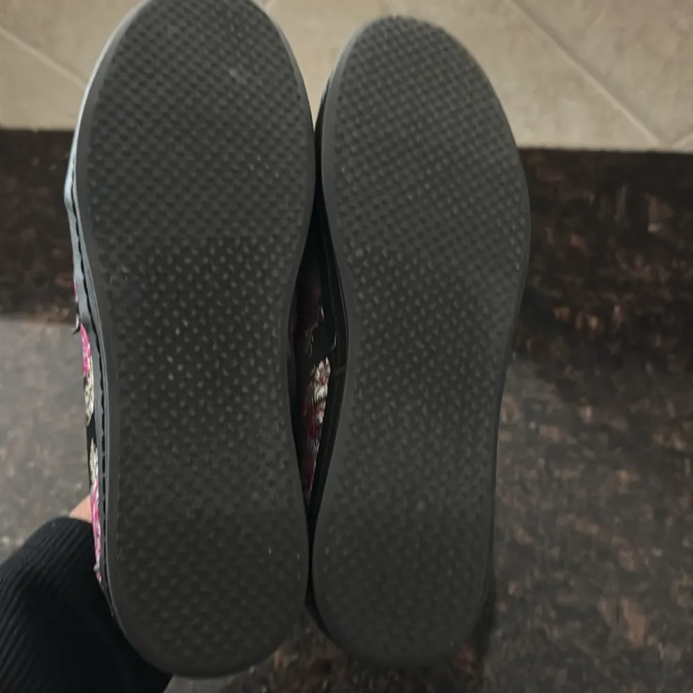 TOMS Alaprgata Leather Wrap : Black Metallic Floral Brocade W8 - Image 6