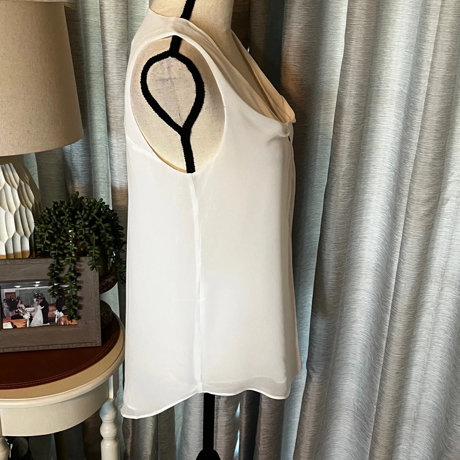 Naked Zebra white womens sleeveless blouse front zipper detail v-neck medium‎ M - Image 3