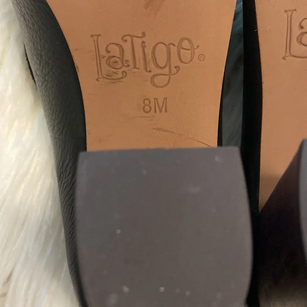 LATIGO Women’s Leather Shoes size 8M excellent condition color black - Image 9