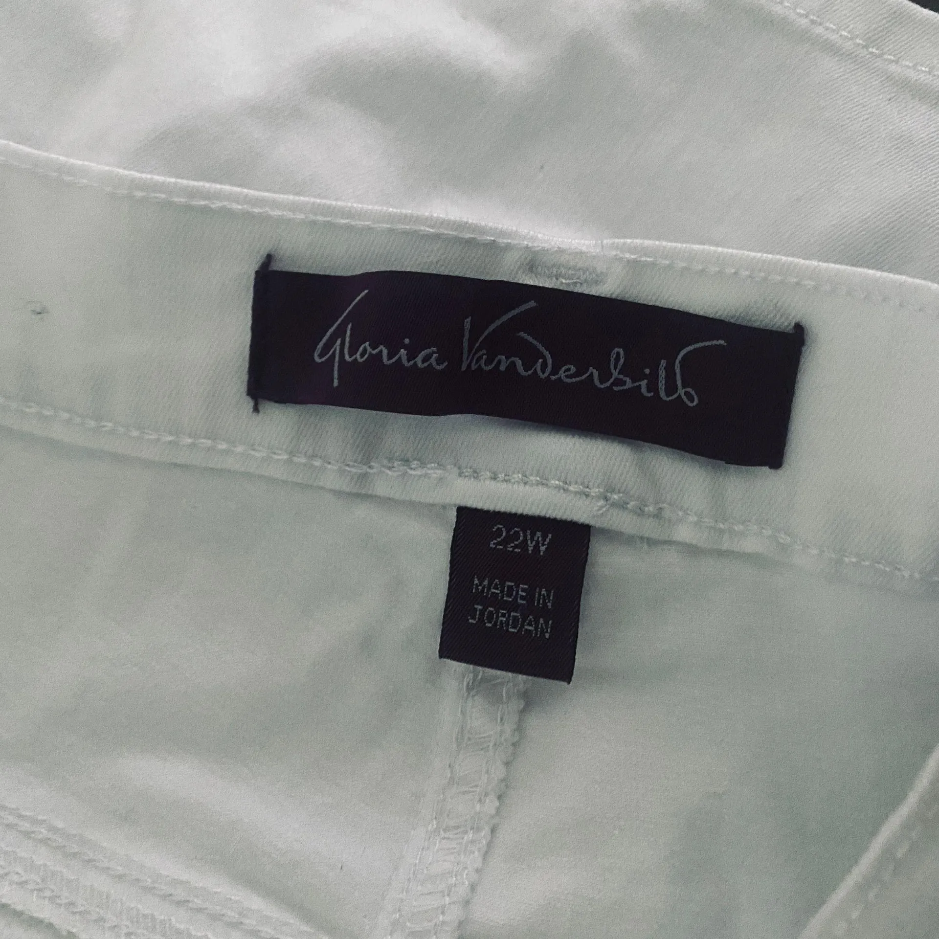 Gloria Vanderbilt Women's Size Amanda Basic Jean Short, Vintage White, - Image 7
