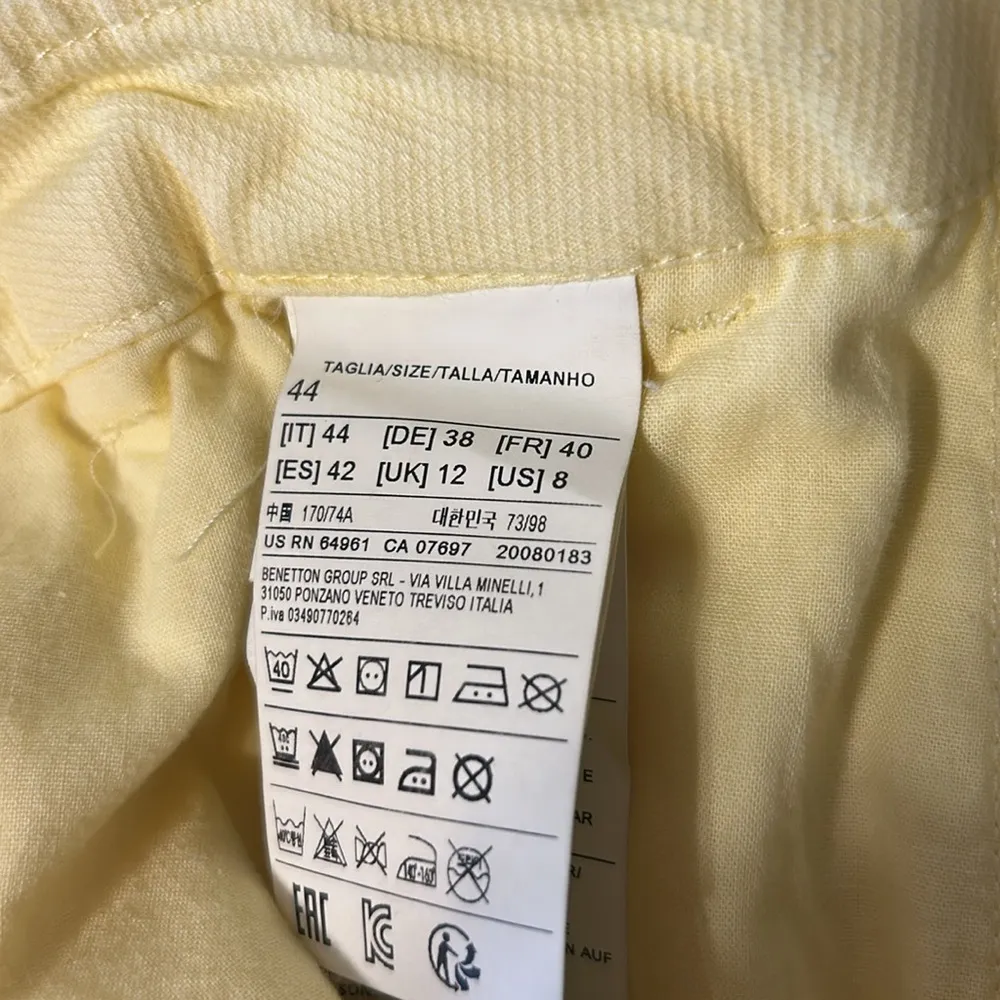 United Colors of Benetton Women’s Textured Cuffed Yellow Shorts Sz 8-NWOTS - Image 5