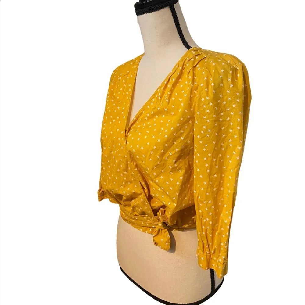 Madewell wrap top in Star Scatter yellow w/white stars size XS. - Image 2