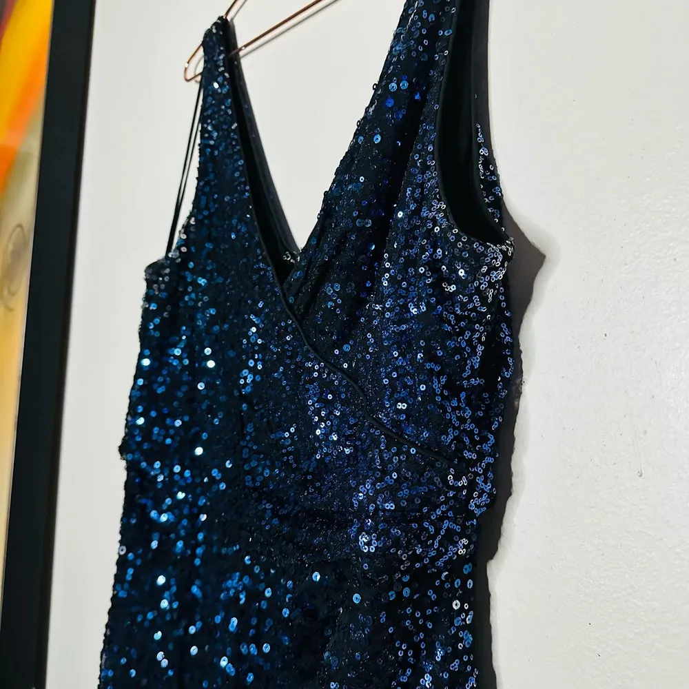 BADGLEY MISCHKA Women's Black Blue Sequins V-Neck Mesh Ombré Astor Gown Size 16 - Image 14