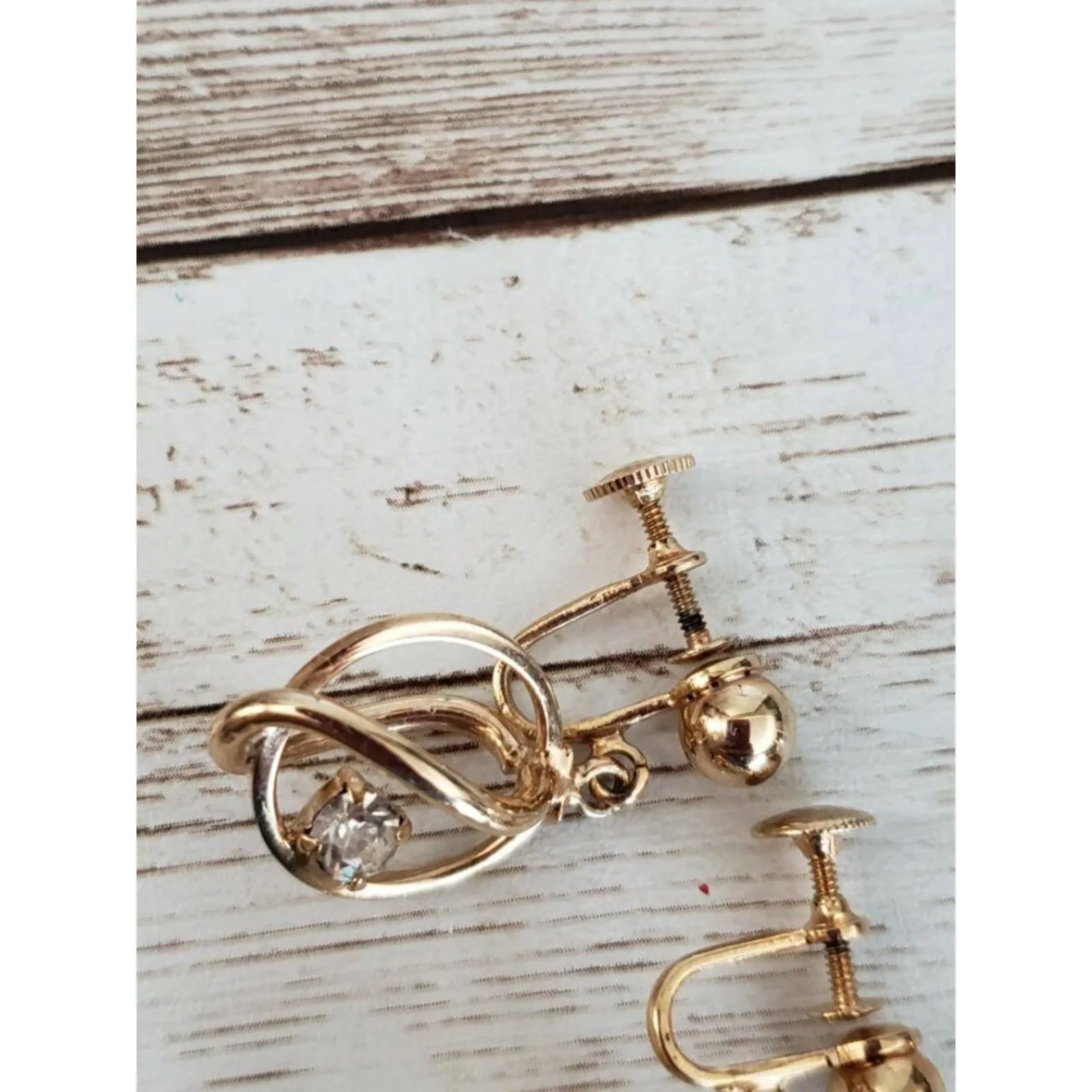 Vintage Screw On Earrings - Image 3