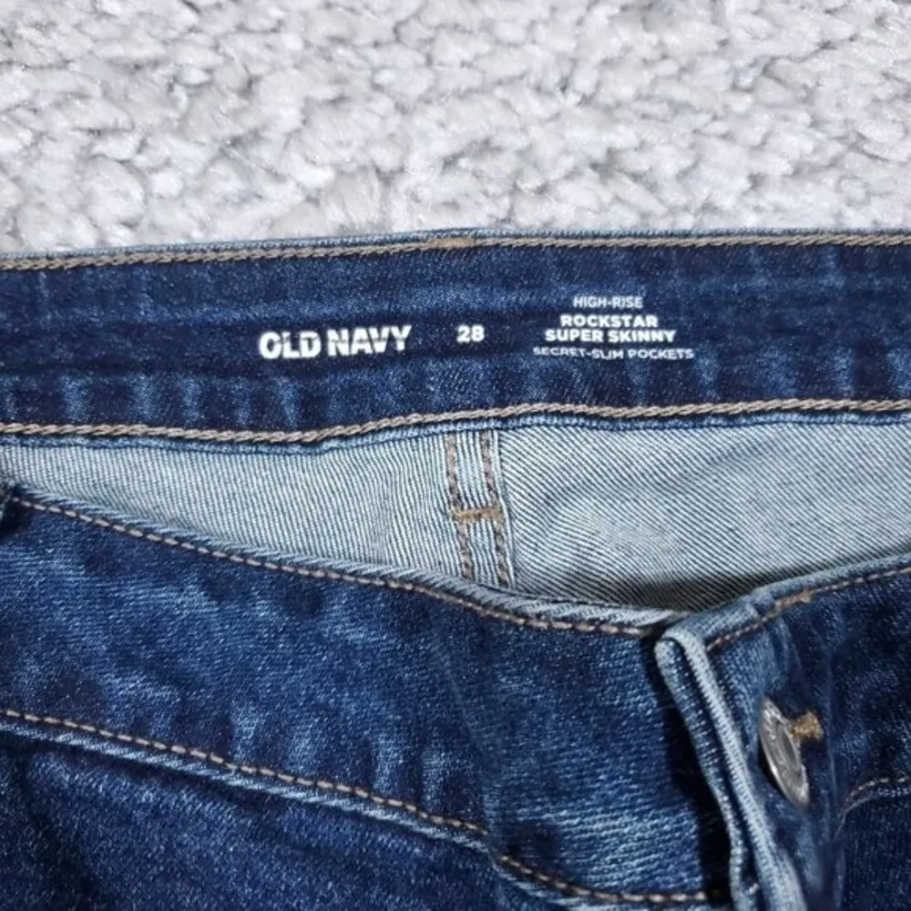 Old Navy High Rise Rockstar Super Skinny Secret Slim Pockets Plus Size 28 Frayed - Image 4