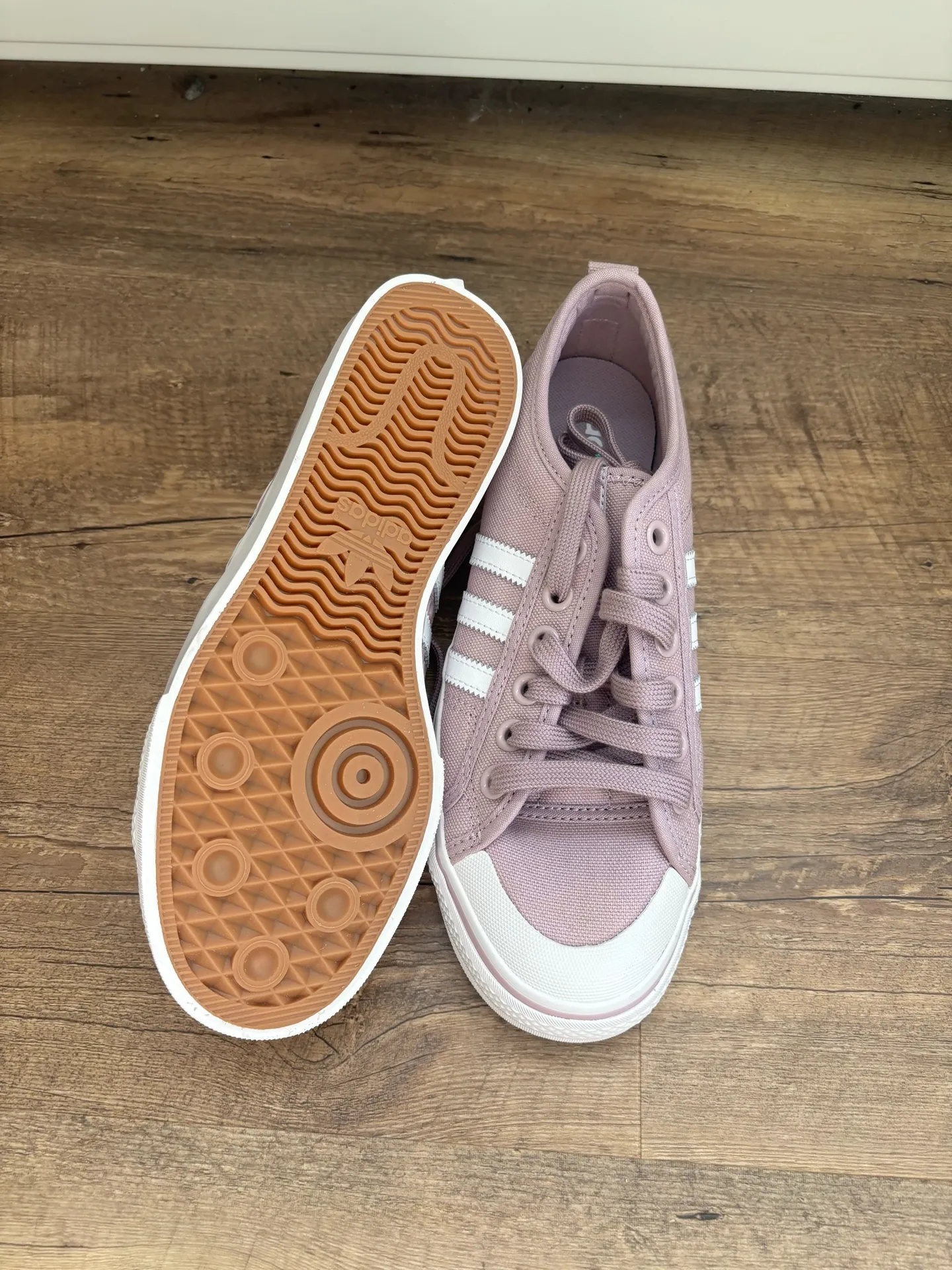 Women’s adidas nizza shoes  - Image 3