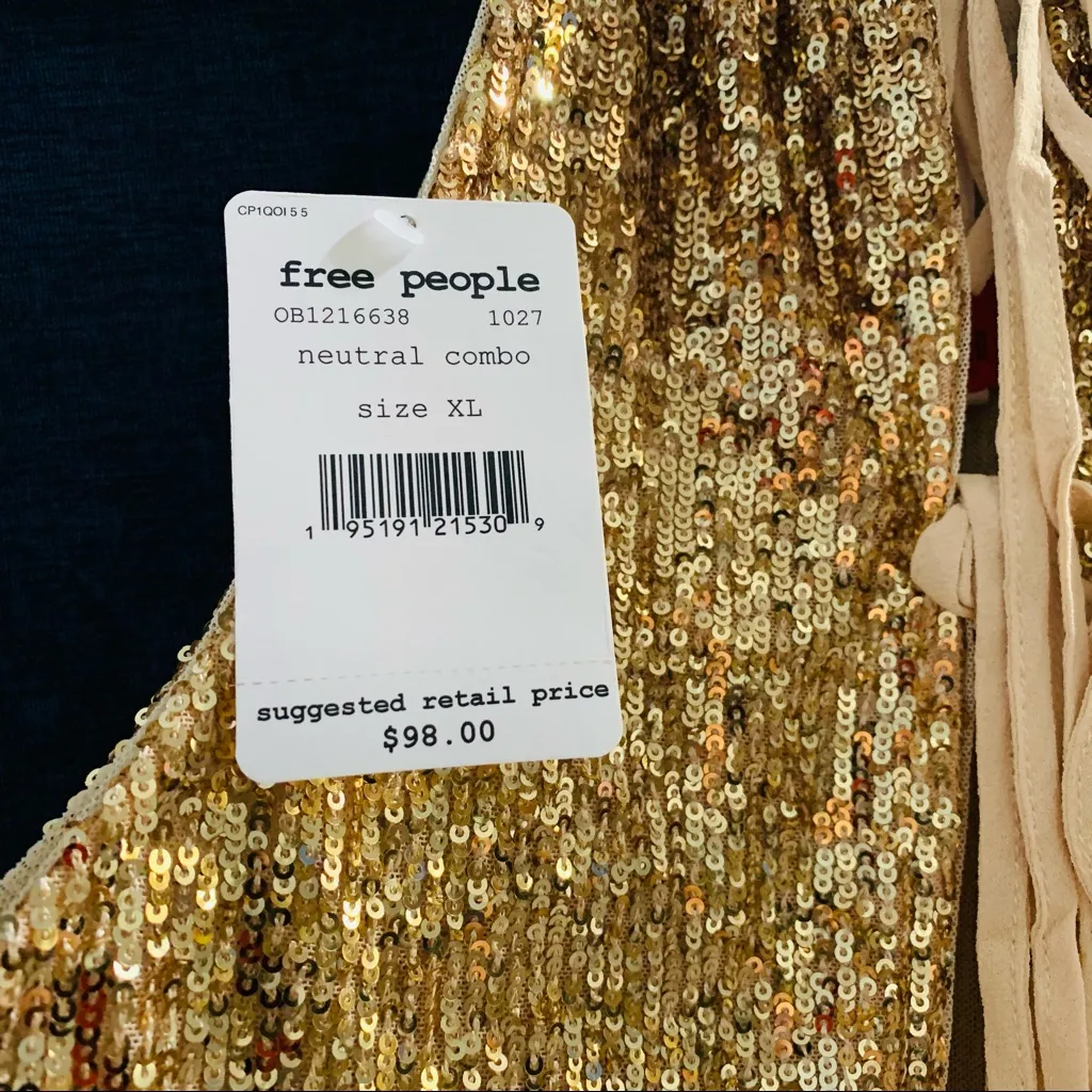 Free People Lights Out‎ Sequin Halter Cropped Top Neutral Combo Gold Color Sz XL - Image 4