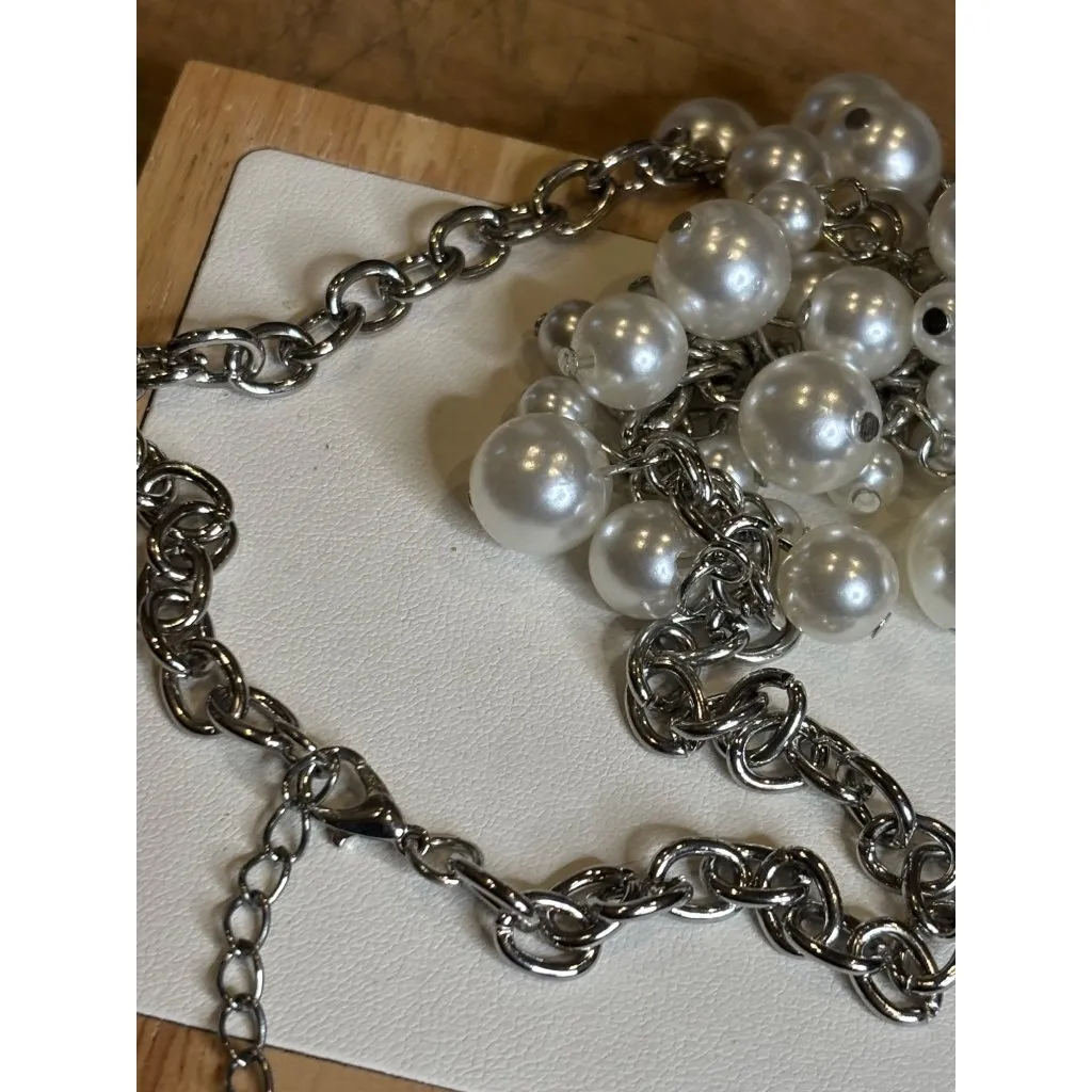 Silver Chain Necklace With Faux Pearl Cluster Design White - Image 3