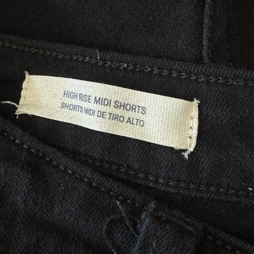 Universal Thread SZ 10R Jean Shorts High-Rise Midi Frayed Hems Stretch Black - Image 4
