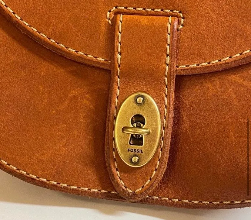 Fossil Austin Leather Saddle Small Crossbody Bag - Image 8