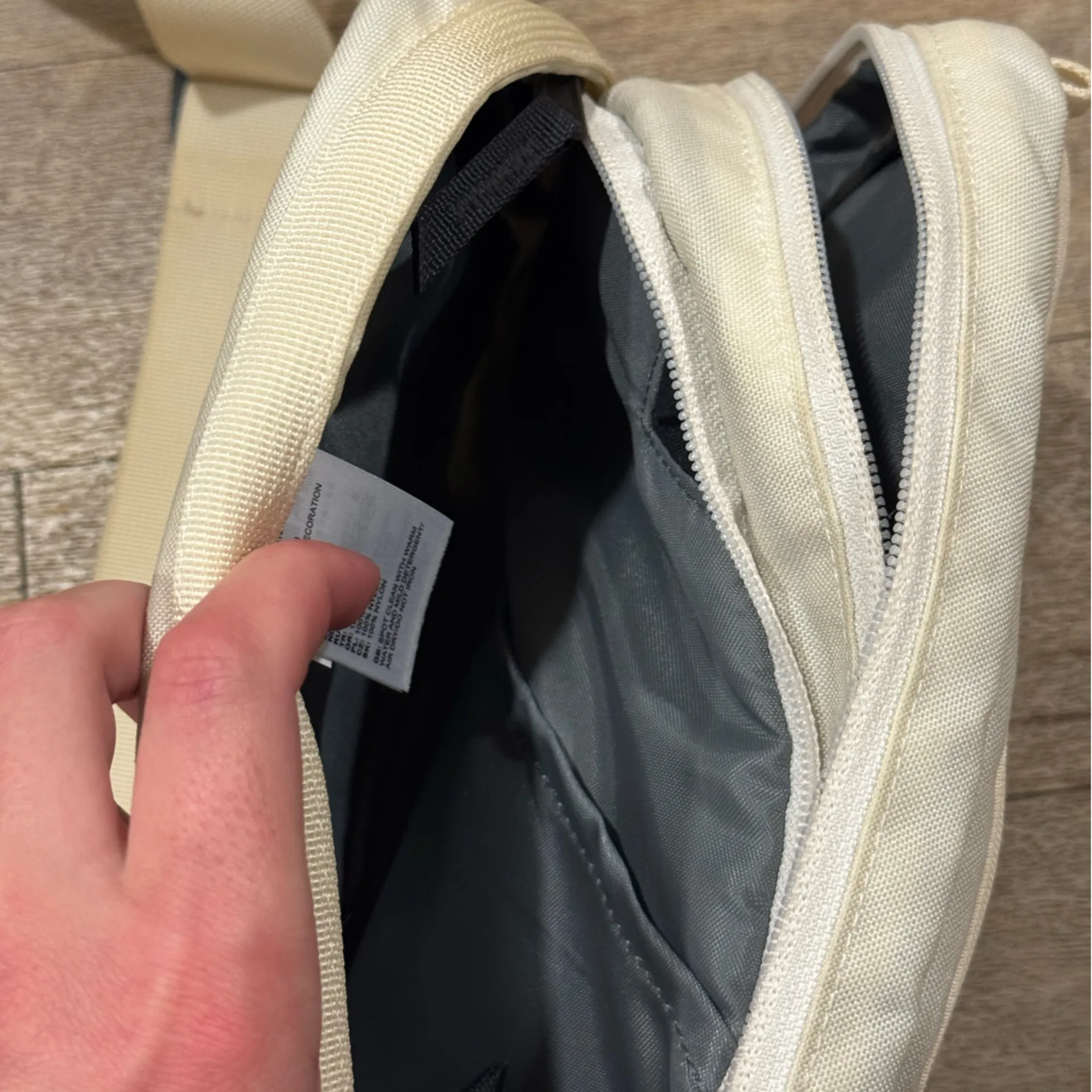 The North Face Borealis Sling Bag - Image 4