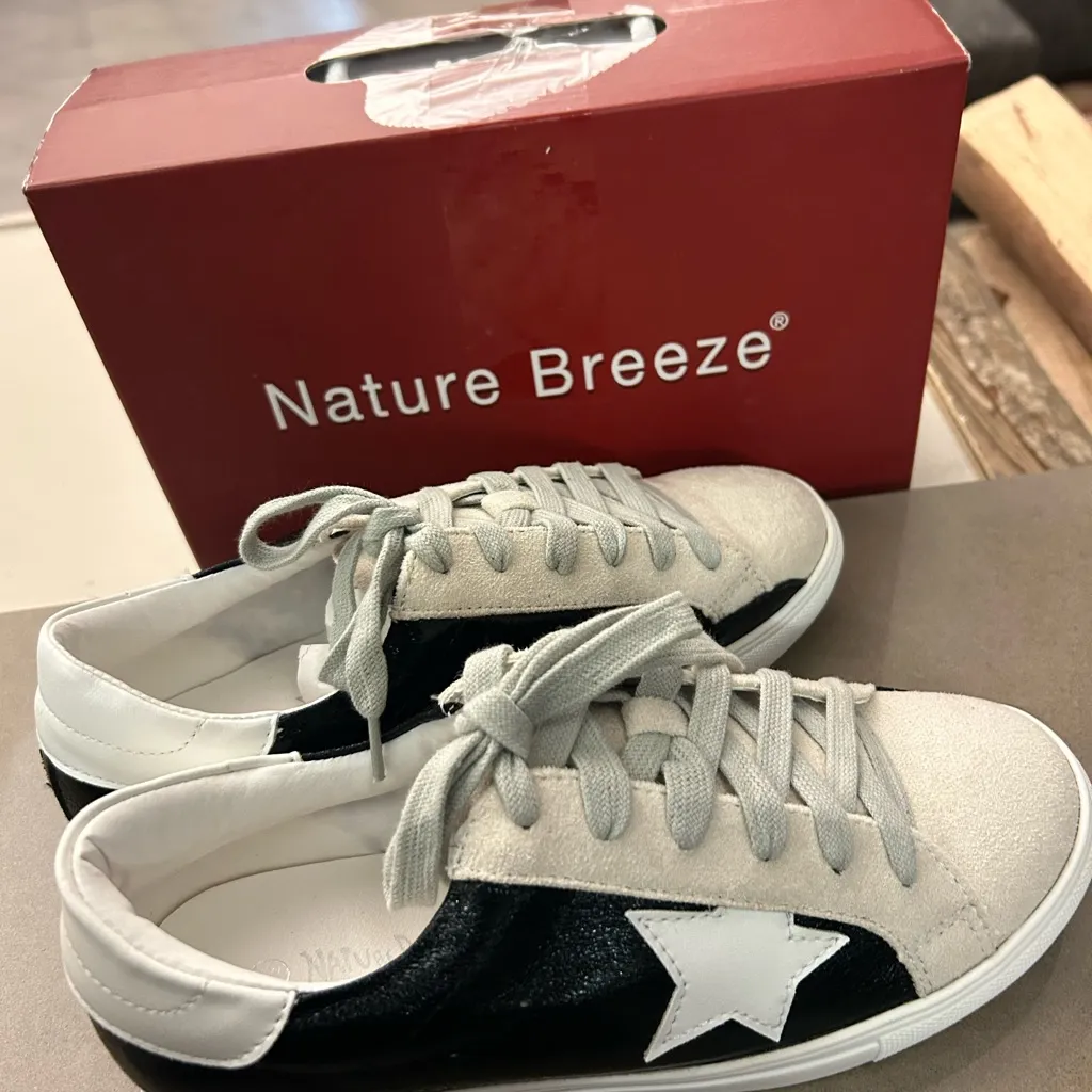 Sneakers Nature Breeze Red Carry Box 6 1/2 Brand New in box! - Image 8
