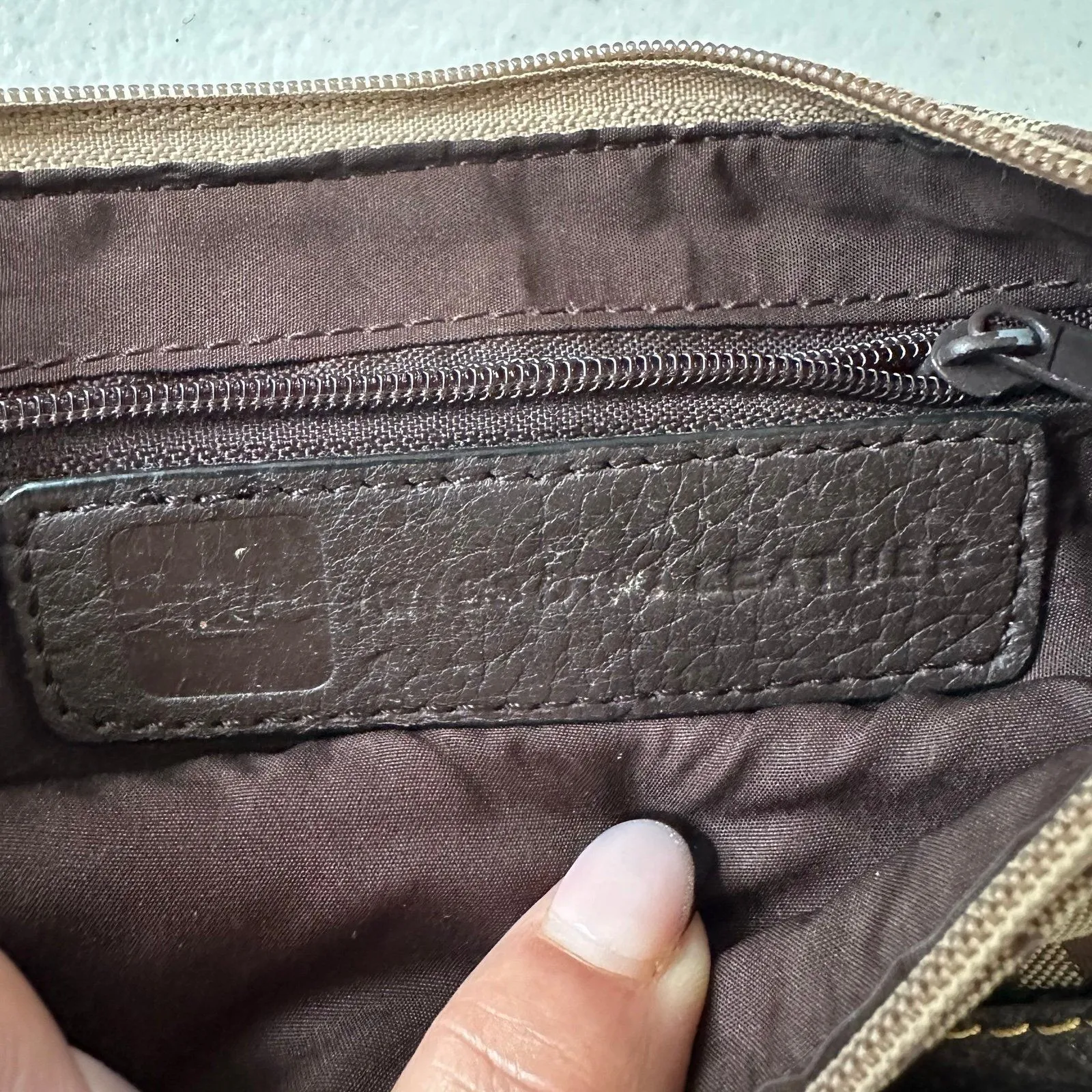 Wilsons Leather Signature Leather Trim Wristlet Wallet Clutch Coin Purse Pouch - Image 3