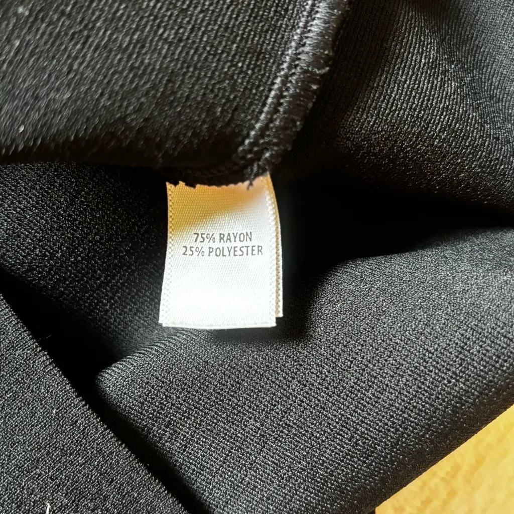 St. John‎ Knee Length Black Knit Skirt size 12 - Image 6