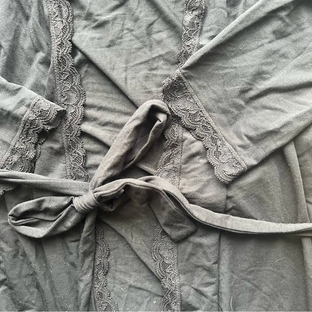 Victoria's Secret Womens Medium Large Black Lace Trim Robe Belted Loungewear - Image 3