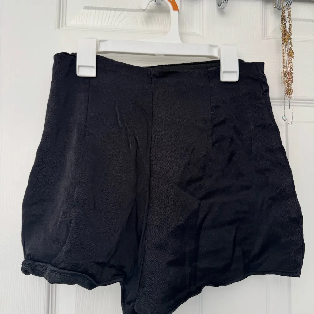 Zara Black Satin Women's mini Skort - Image 2