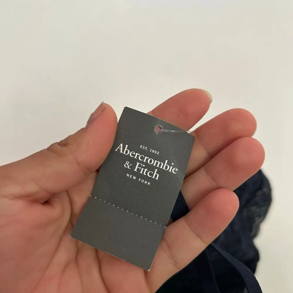 Gilly Hicks by Abercrombie Lace Bralette Black XS NWT Unlined Scalloped - Image 4