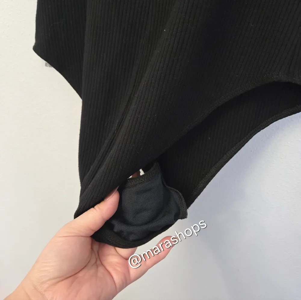 Reformation Black Ribbed Scoop Neck Tank Bodysuit - Image 4