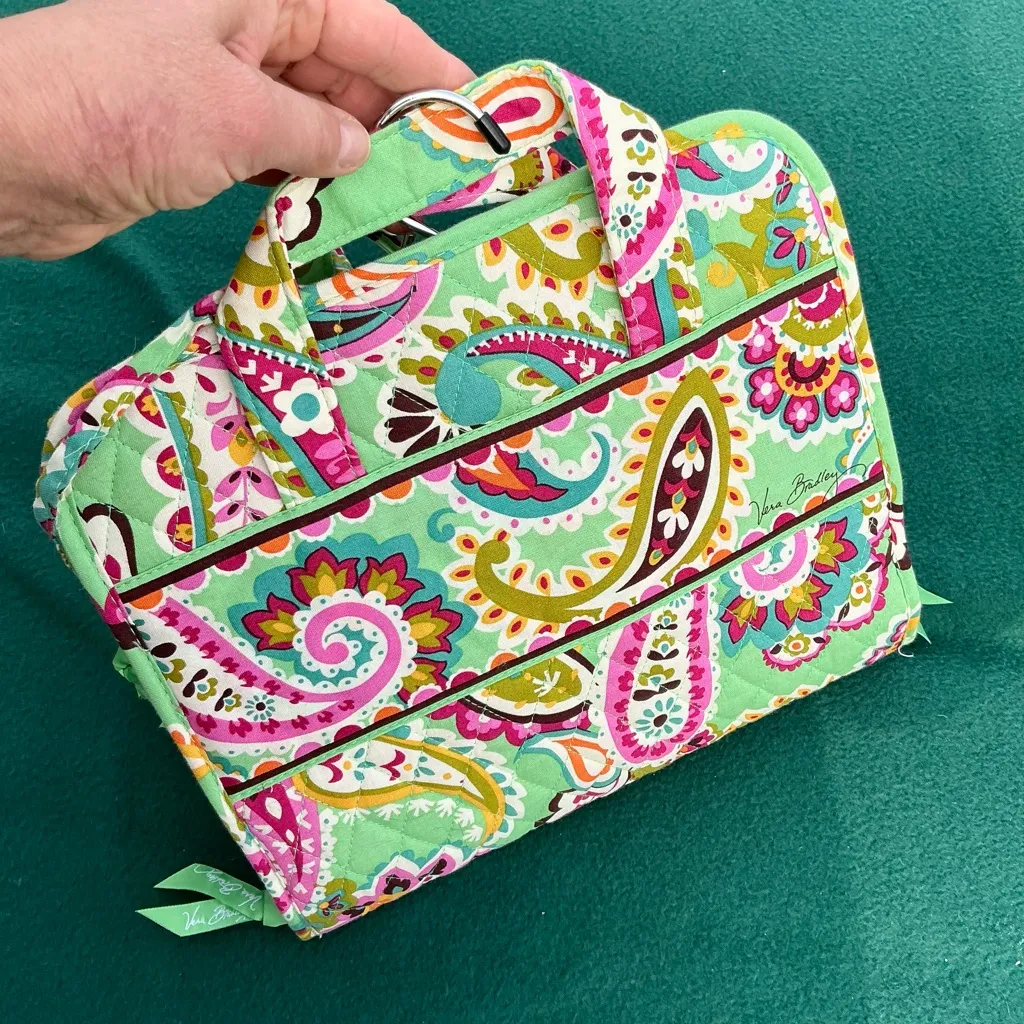 Vera Bradley hanging travel organizer 💚💛💜 - Image 3