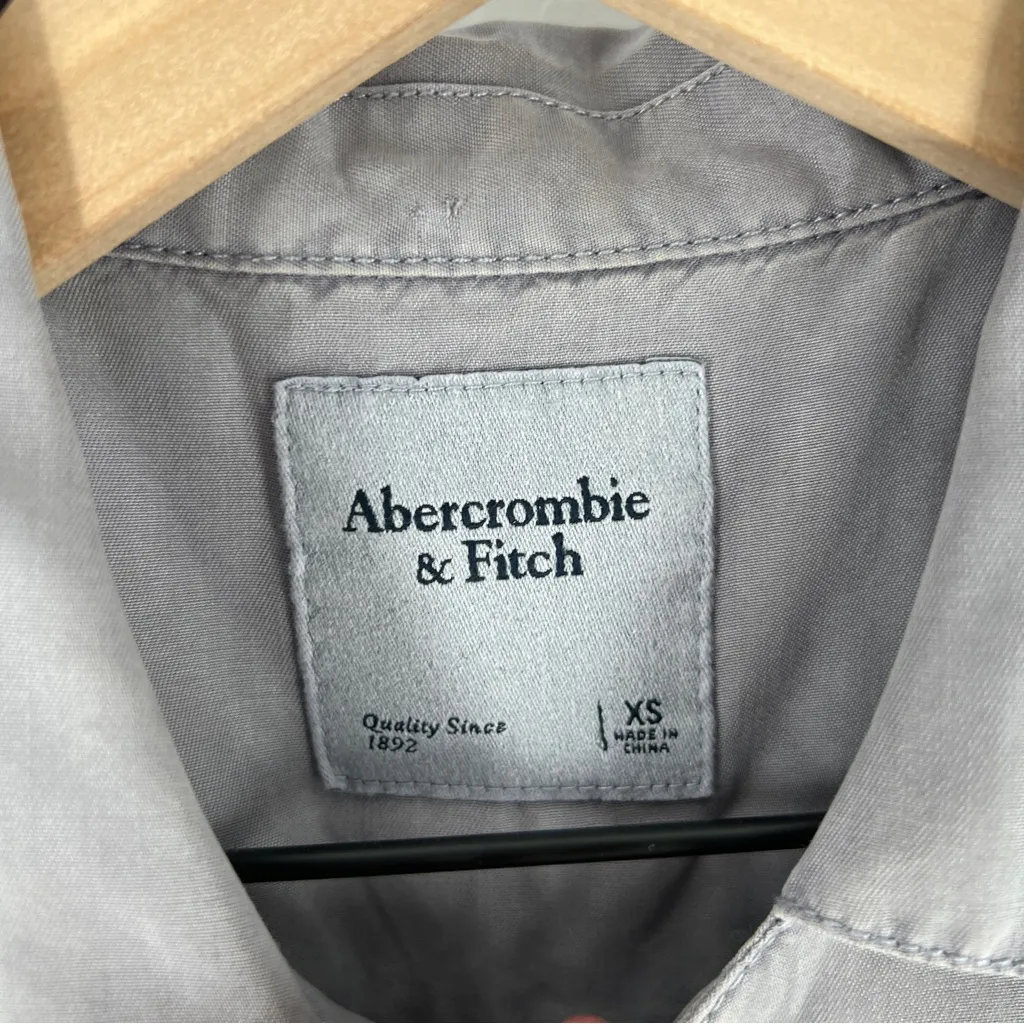 Abercrombie & Fitch Size XS Zip Front Tie Waist Romper Gray‎ Soft Flowy Lyocell - Image 2