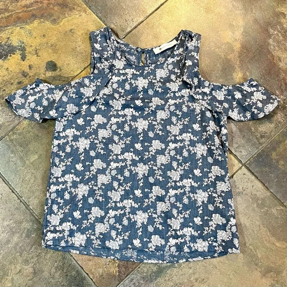 The Impeccable Pig Floral Cold Shoulder Blouse Medium - Image 4