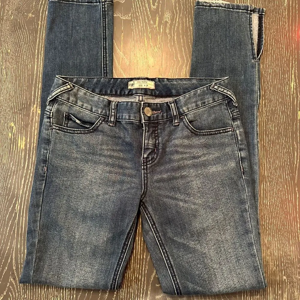 Free People Women's Distressed Straight Leg Jeans Blue Size 26 Zip Fly Denim - Image 5