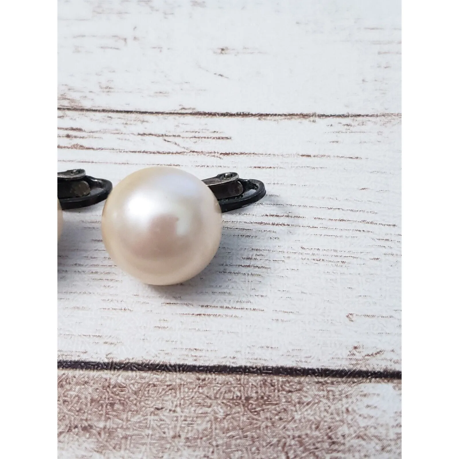 Vintage Clip On Earrings - Image 3