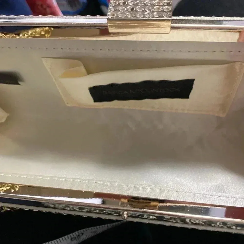 JESSICA MCCLINTOCK GOLD SEQUIN CLUTH PURSE GOLD SHOULDER STAP BEADED CLASP - Image 9