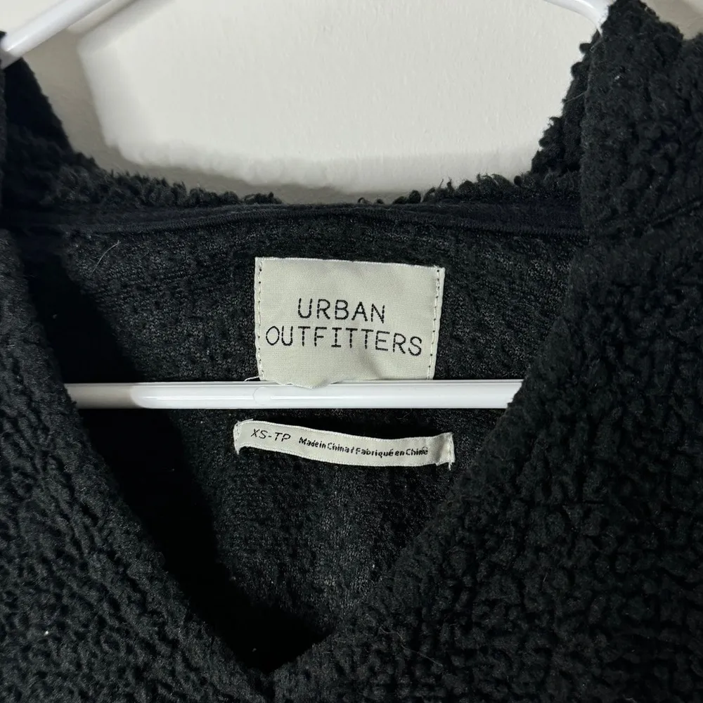 Urban Outfitters Fleece Hoodie Size XS Oversized Cropped Sherpa Teddy Black Fall - Image 3