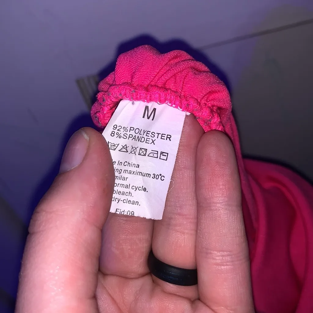 Amazon Neon Hot Pink Scrunchy Ruched Booty Workout Leggings - Image 3