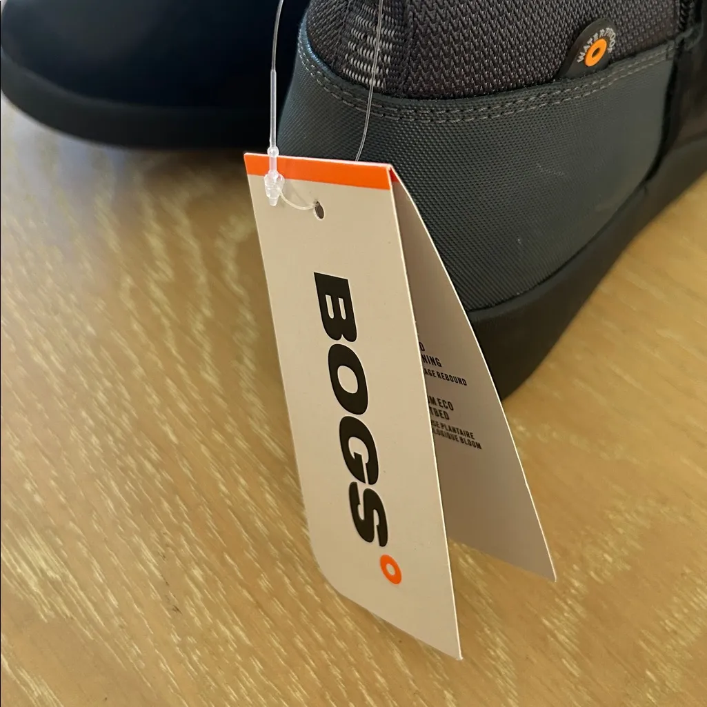 BOGS womens Vista Rugged Zip, Black, Size 10, NWT no box Black - Image 11