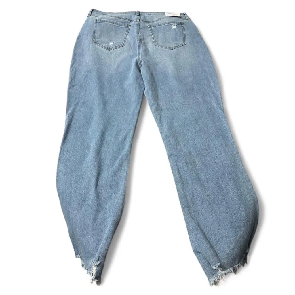 ‎Abound Distressed Slim Bootcut Jeans - Image 3