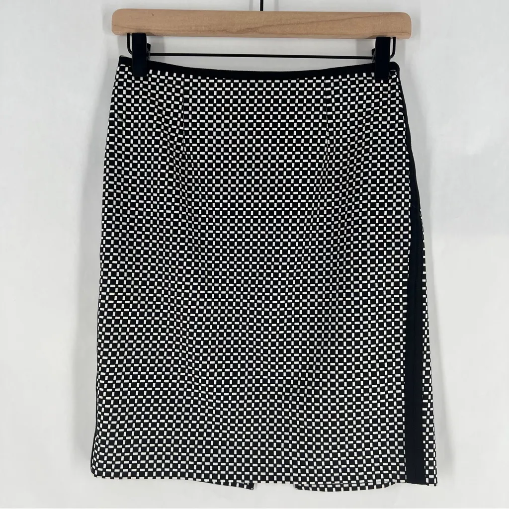 White House Black‎ Market Black & White Geo Pencil Skirt Contemporary Size 00 - Image 2