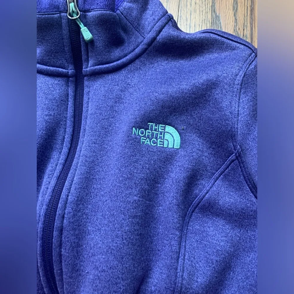 North face zip up medium - Image 4