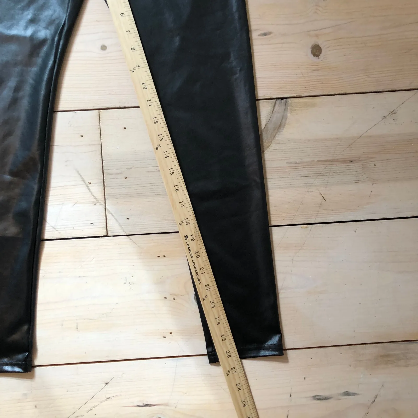 Wild Fable NWOT Women's High Waisted Liquid Black Faux Leather Leggings Size M - Image 7