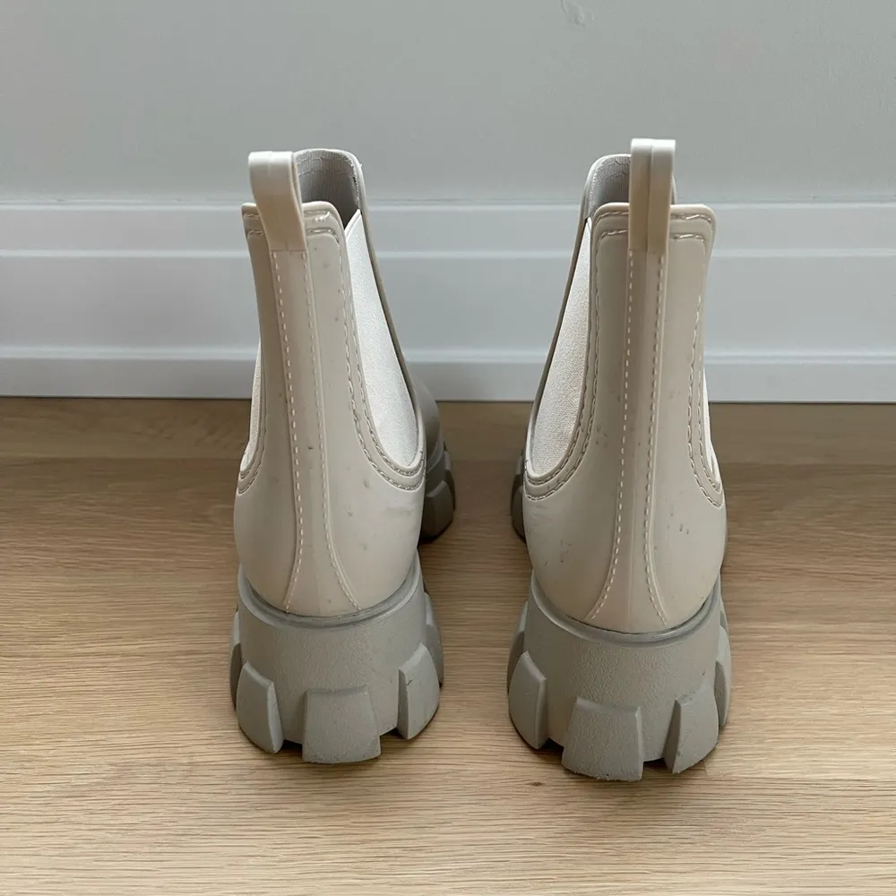 Jeffrey Campbell Platform Lug Sole Chelsea Rain Boot in Cream - Image 6