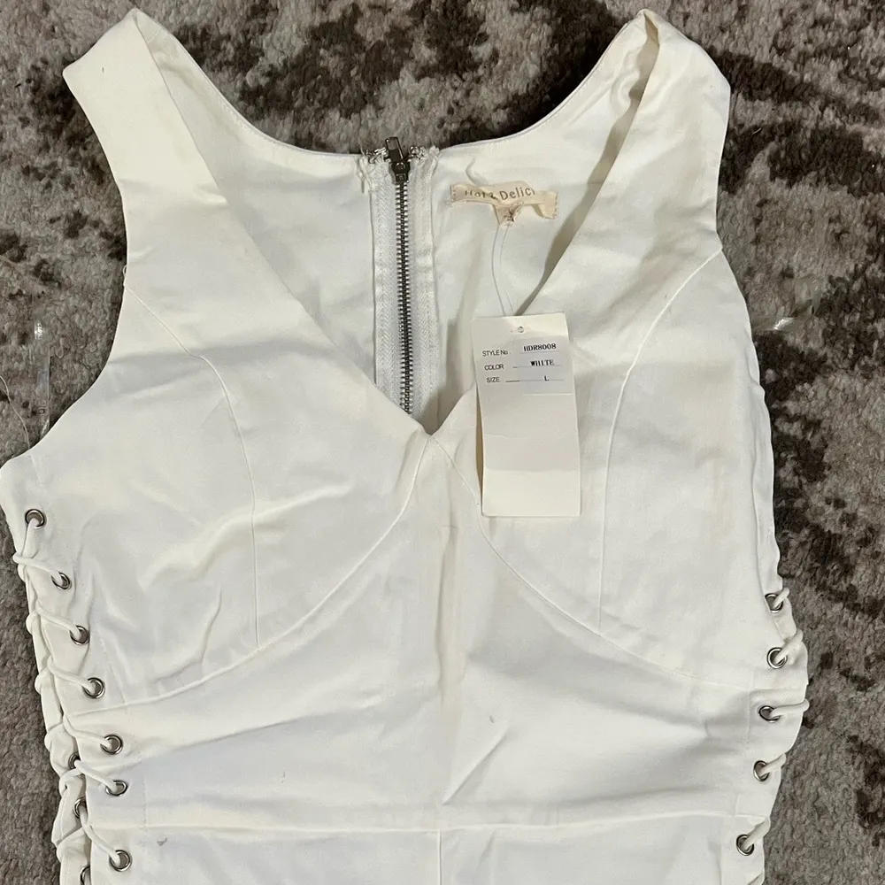White Full Length Women Romper Size Large - Image 5
