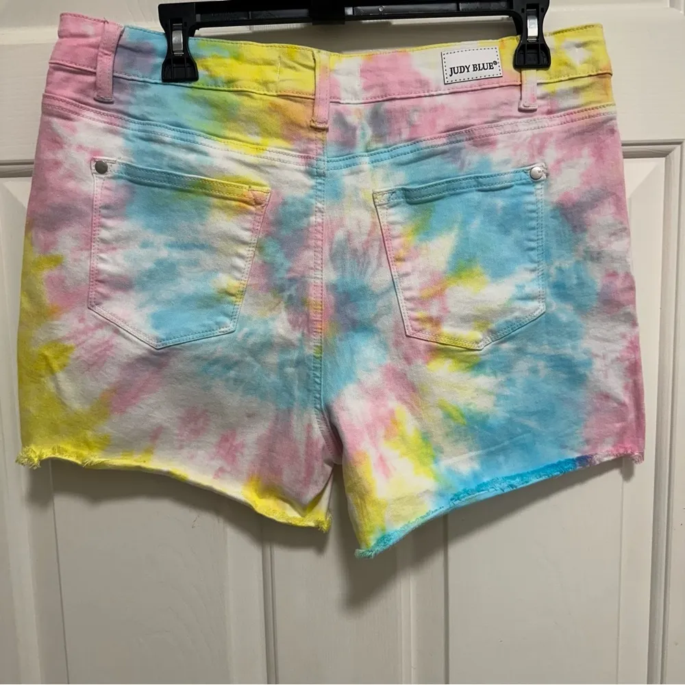 Judy Blue Tie Dye Rainbow Shorts Small Stretch Denim Raw Hem Fray Size XL - Image 2
