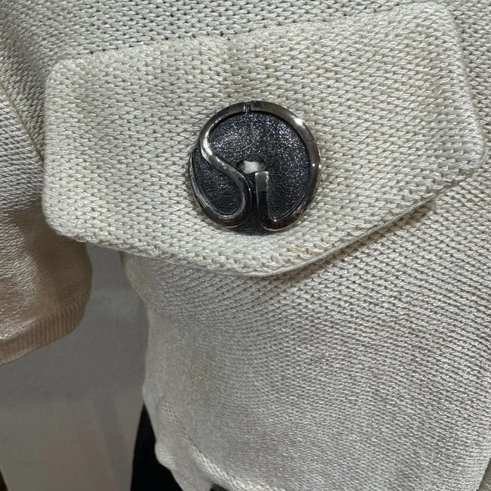 Boutique Cream Textured Bomber Jacket with High Collar - Image 3