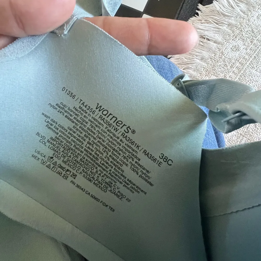 Warners light blue bra Elegant Women's Bra in Light Blue Size undefined - Image 5