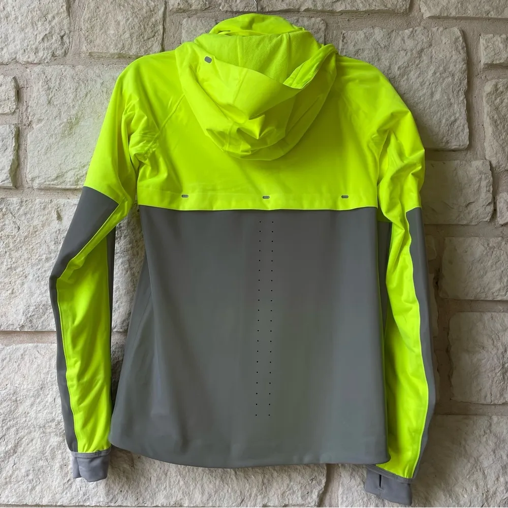 NWT Nike Shield Flash Reflective Running Jacket - Image 3