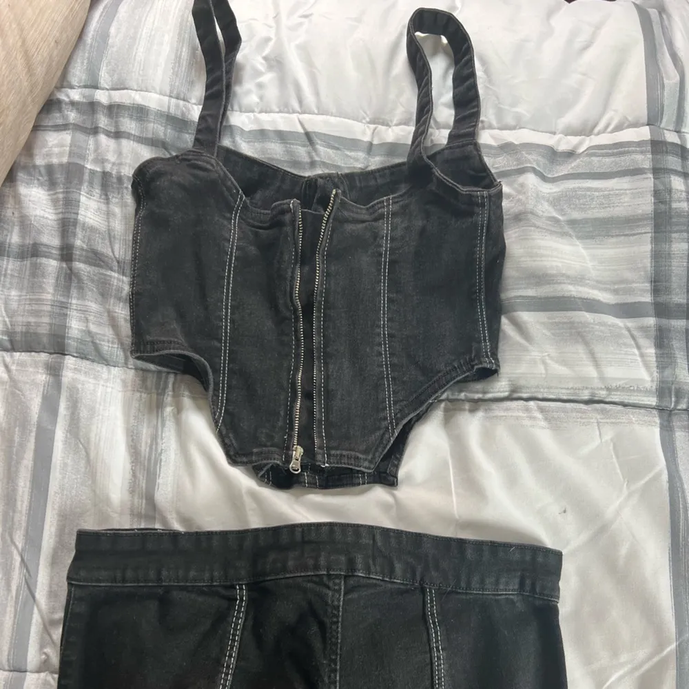Zara set top size small and bottoms size 8. - Image 3