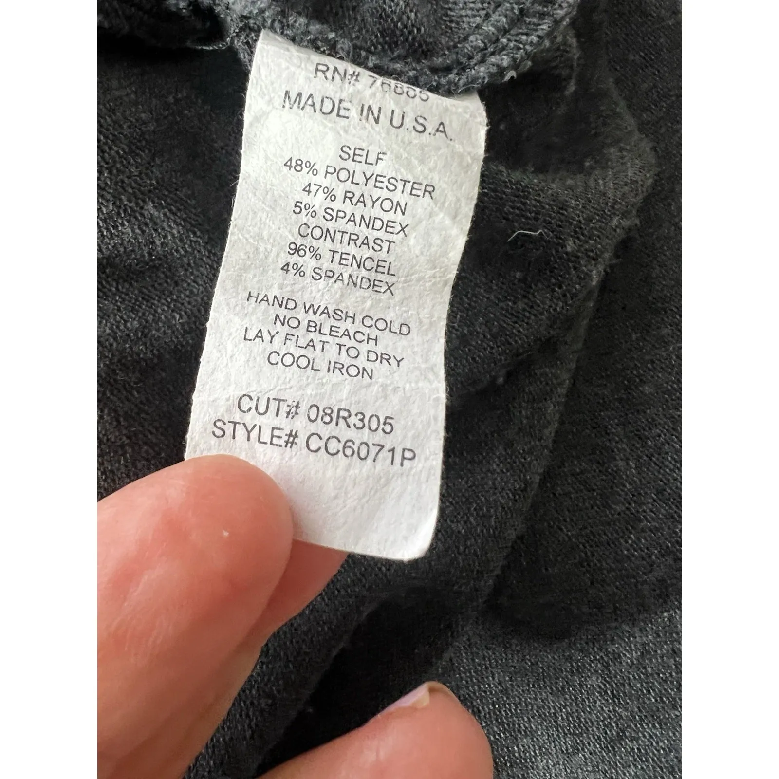 red haute top Snake Pattern Cold Shoulder Small Thumb Holes - Image 10