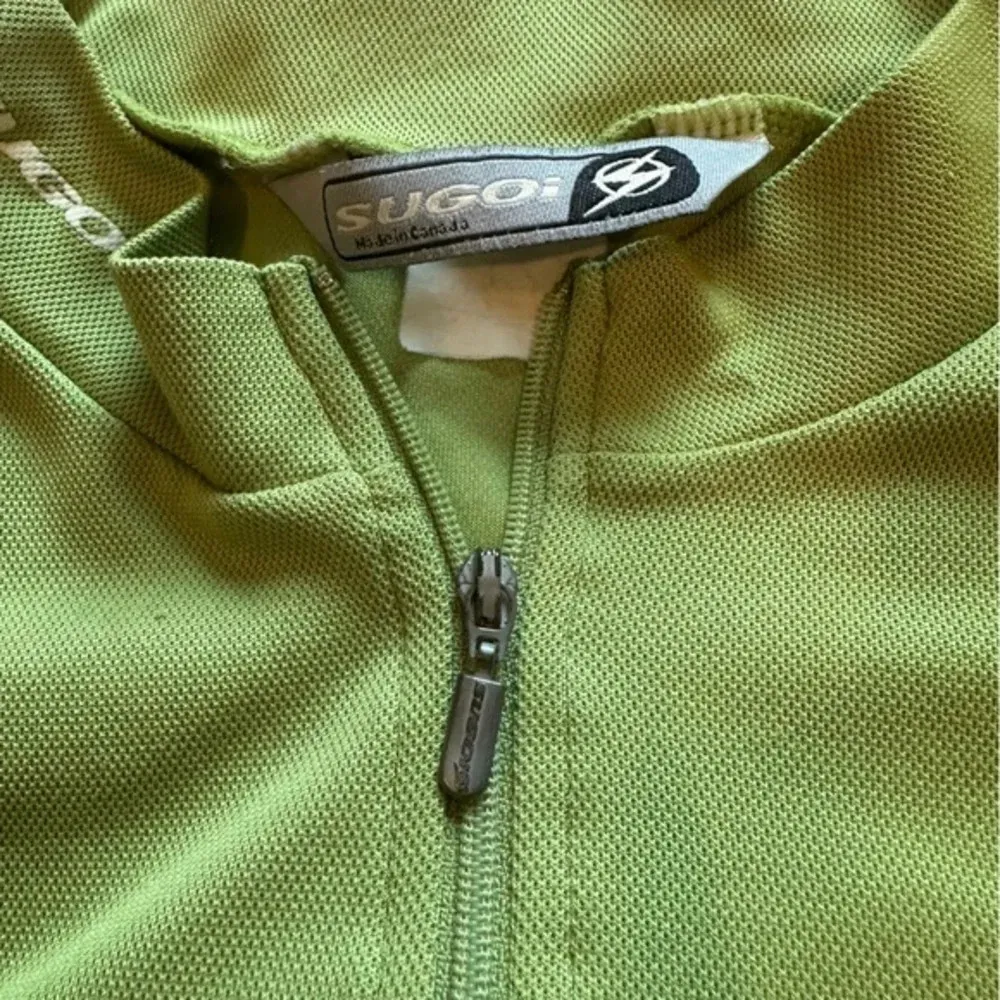 Sugoi Women’s Cycling Pullover Medium 1/4th zip green - Image 4