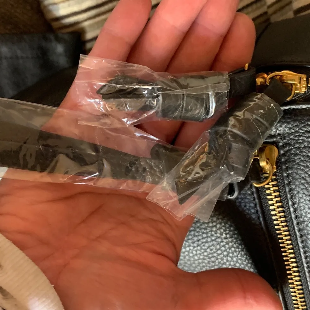 Authentic KURT GEIGER LONDON Pebbled leather two way top zip backpack - Image 16