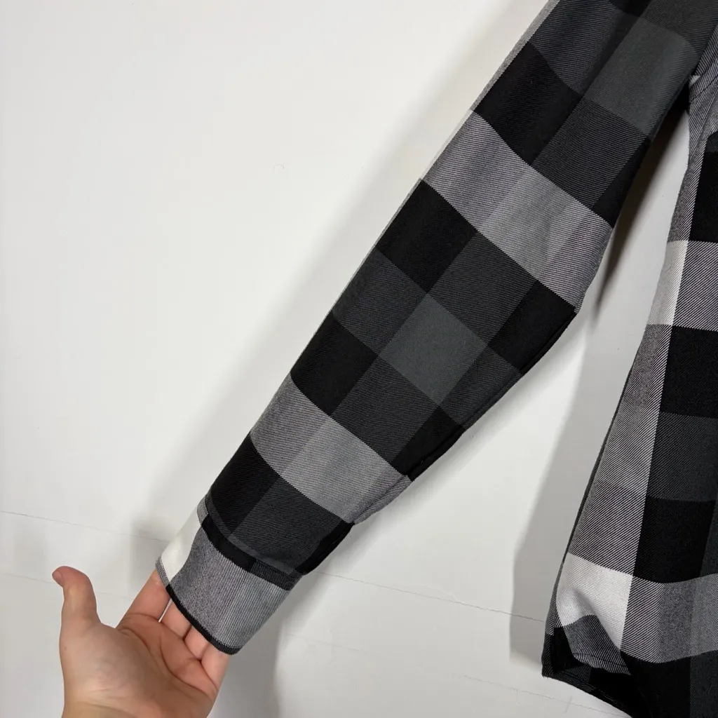 DIXXON Women’s Finish Line Flannel Size Medium Black - Image 5