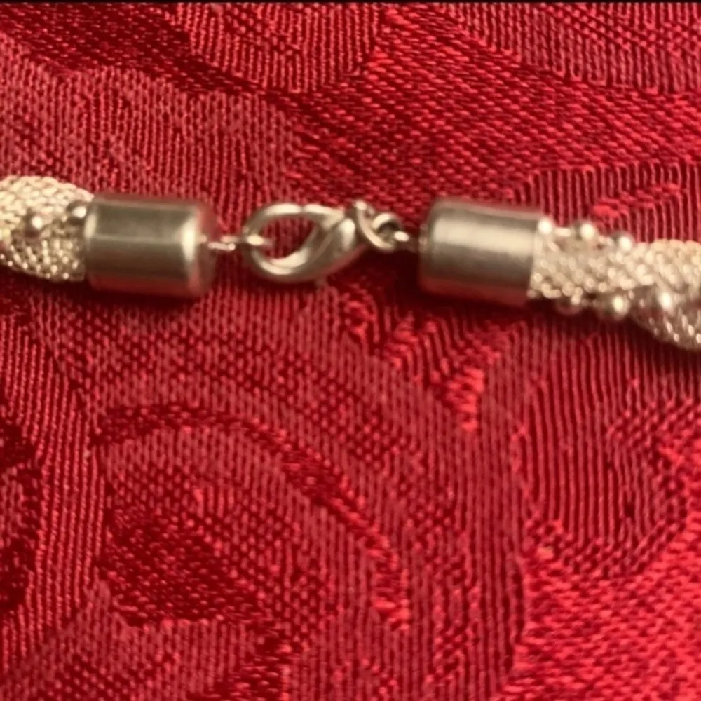 ELEGANT‎ Twisted Rope Chain/Gold Colored Beaded Necklace and Bracelet Set Gold - Image 5