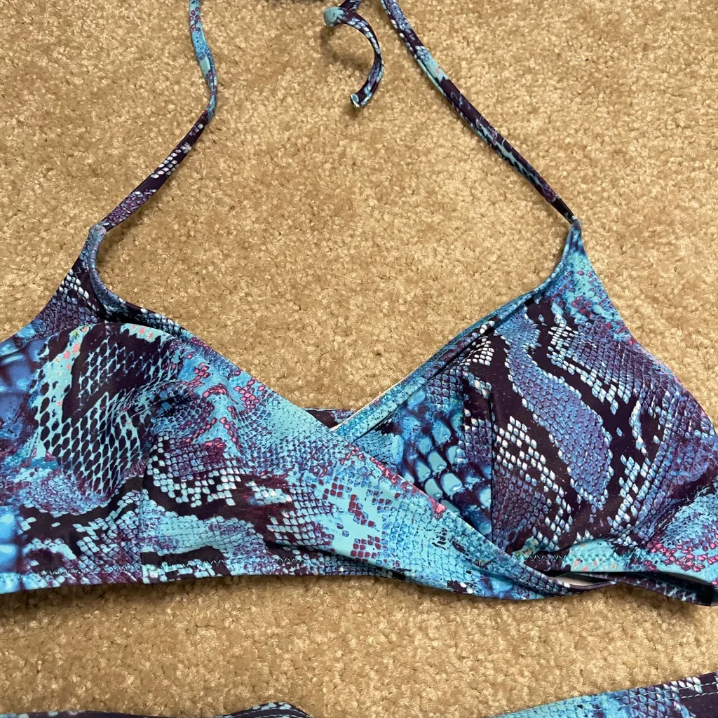 MISSGUIDED BLUE SNAKE SWIM BIKINI S - Image 5