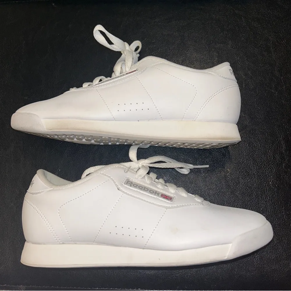 Princess Reebok size 6 - Image 3