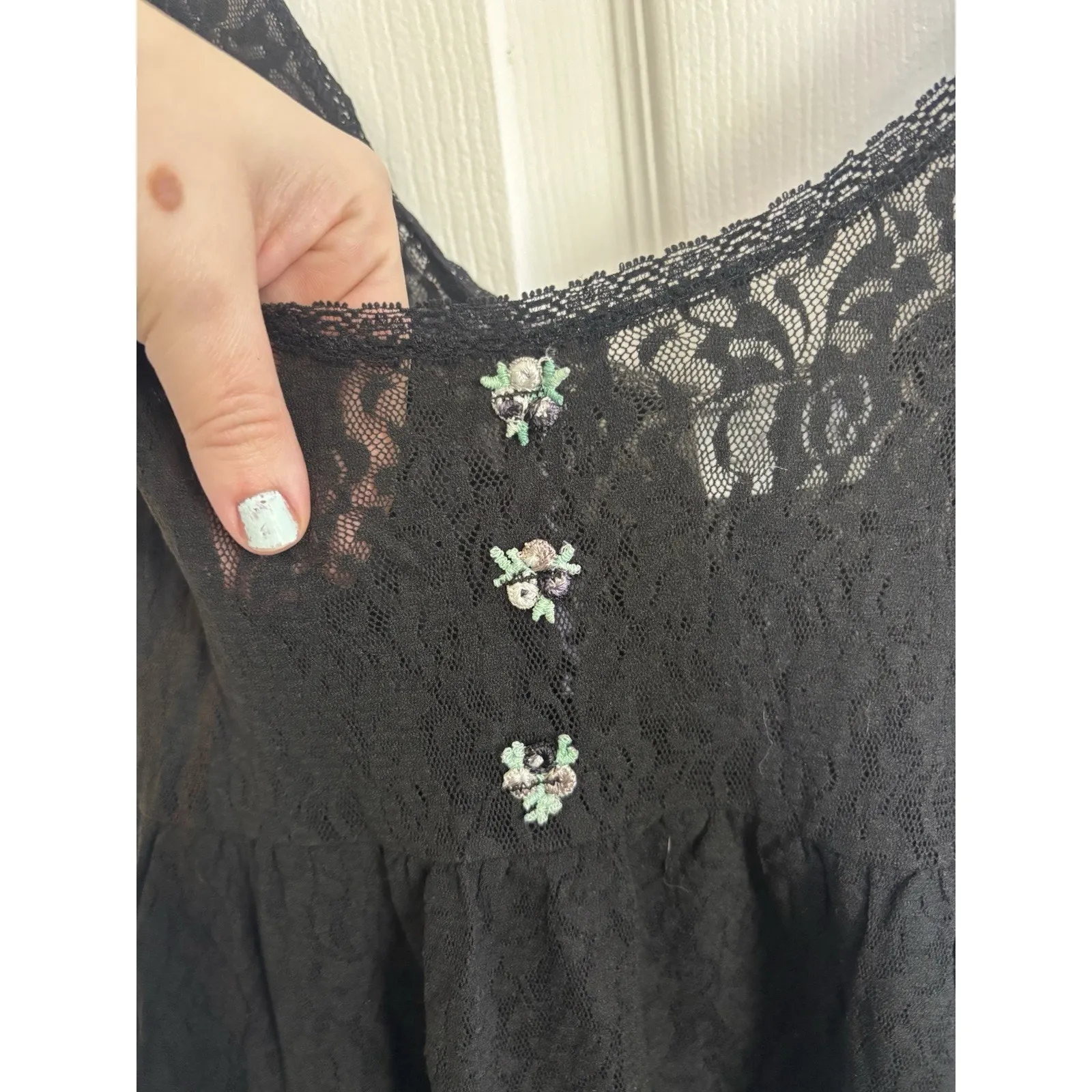 Vtg 90s Cinema Etoile Black Nylon Lace Nightie Size Medium Roses Fairy Grunge - Image 4